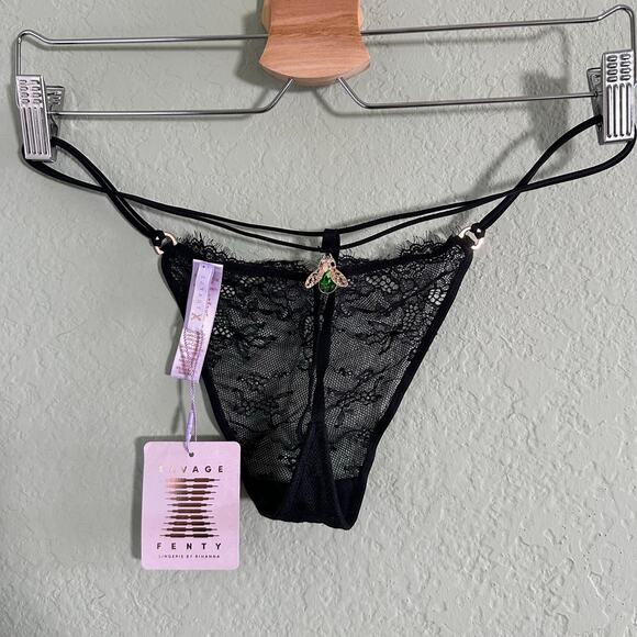 Savage x Fenty Women's Black Lace Thong Lingerie Bee Charm Size XL - Picture 1 of 6